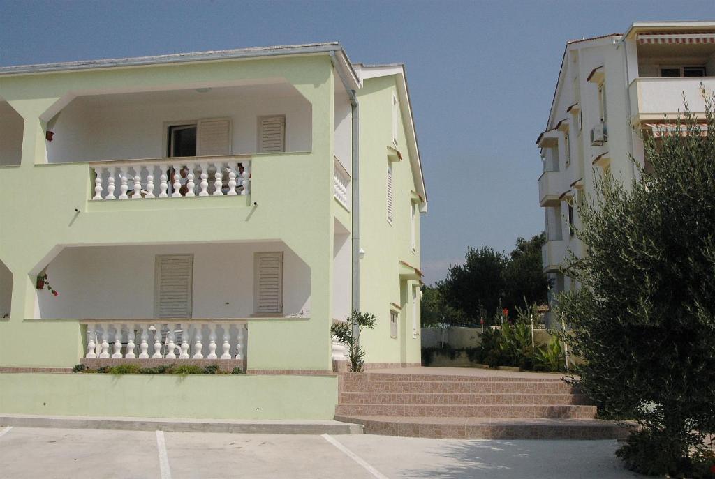 Apartments Svekrić Novalja Exteriör bild